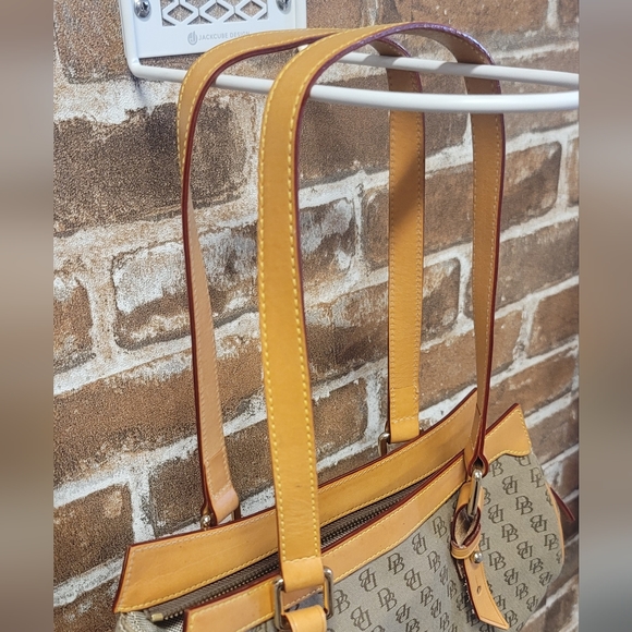 Dooney Bourke bag - Picture 9 of 10